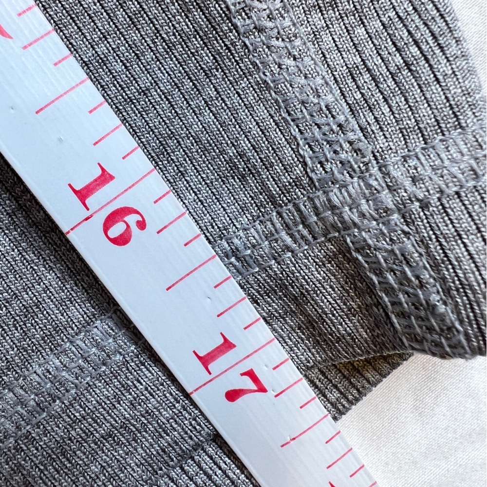 GAP Women’s Heather Gray Bike Shorts – Rib Knit with Waistband Pocket - Picture 6 of 6